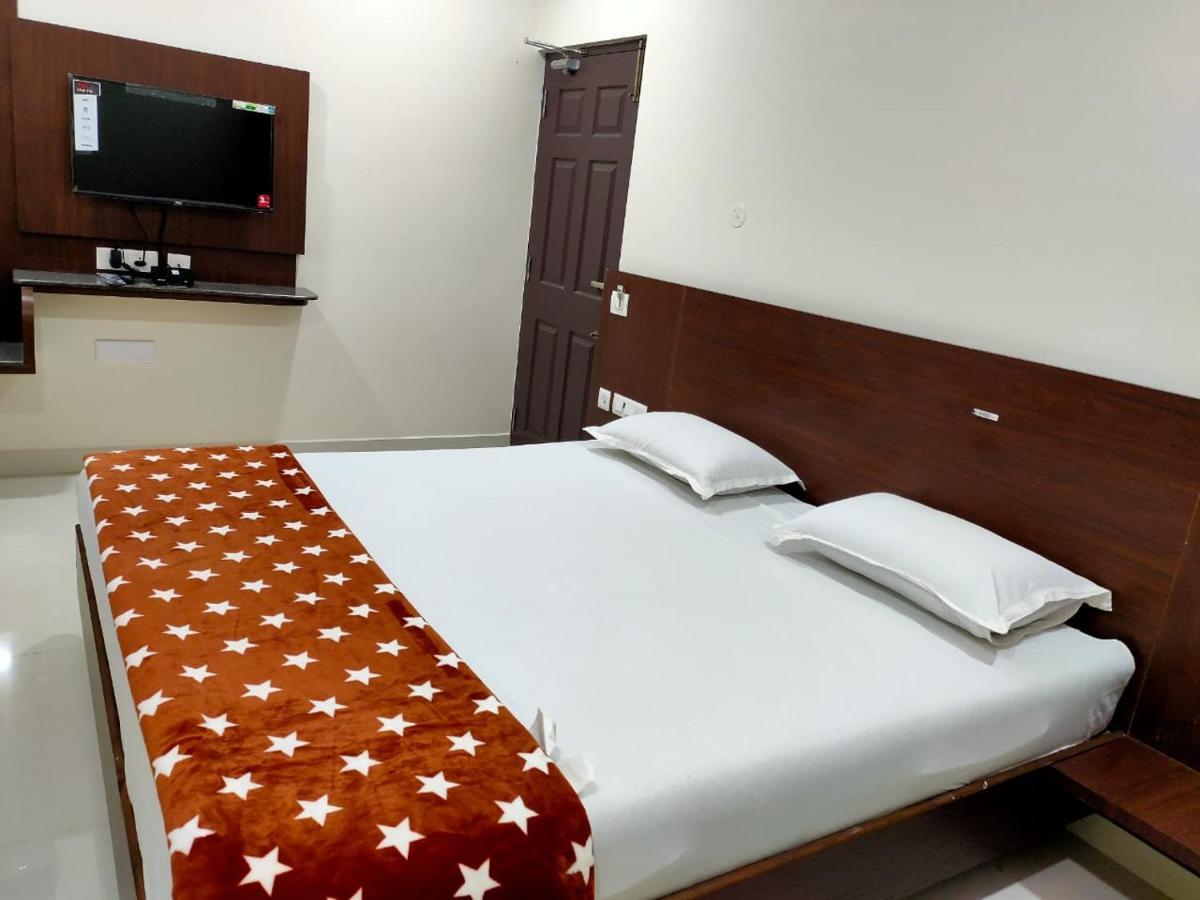 Hotel Sri Krishna Residency Eluru Zewnętrze zdjęcie