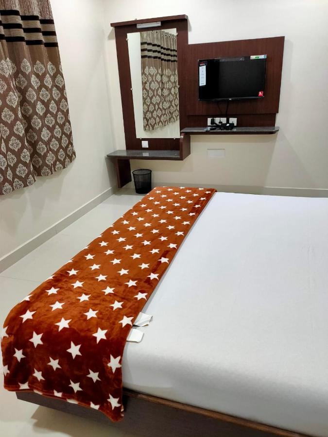 Hotel Sri Krishna Residency Eluru Zewnętrze zdjęcie