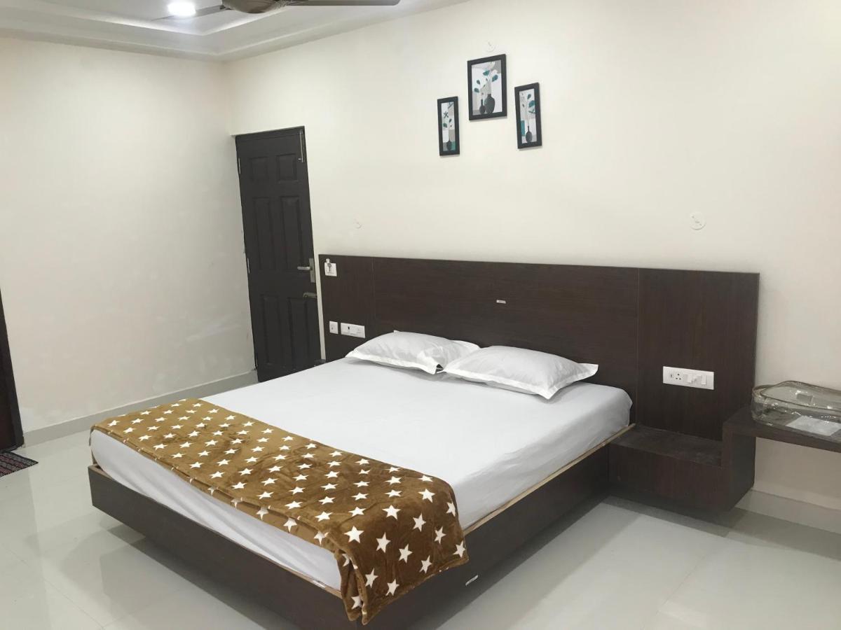 Hotel Sri Krishna Residency Eluru Zewnętrze zdjęcie